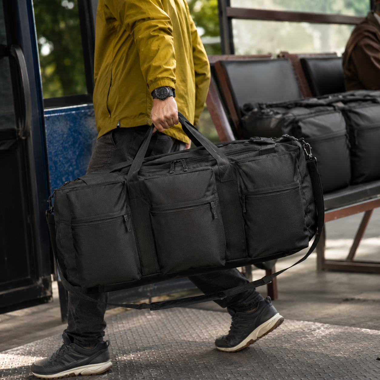 Bolso táctico 3 en 1 de 90 L con 8 compartimentos laterales